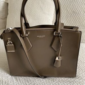 MICHAEL KORS RUNWAY COLLECTION CASEY